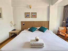 Crown   Bts   Nana  Hotel