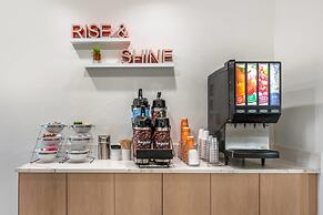 Comfort Inn & Suites Madison East - Monona