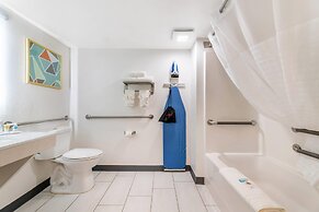 Comfort Inn & Suites Madison East - Monona