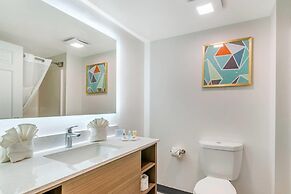 Comfort Inn & Suites Madison East - Monona