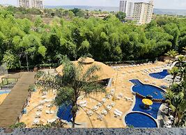 Águas Termais Naturais Piscinas Quentes 24h Sauna Free Golden Dolphin 