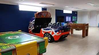 Águas Termais Naturais Piscinas Quentes 24h Sauna Free Golden Dolphin 