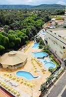 Águas Termais Naturais Piscinas Quentes 24h Sauna Free Golden Dolphin 