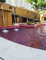 Águas Termais Naturais Piscinas Quentes 24h Sauna Free Golden Dolphin 