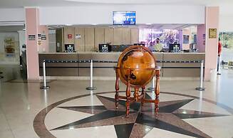 Águas Termais Naturais Piscinas Quentes 24h Sauna Free Golden Dolphin 