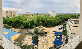 Águas Termais Naturais Piscinas Quentes 24h Sauna Free Golden Dolphin 