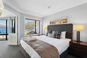 6-BEDROOM PENTHOUSE APARTMENT - THE BEACON