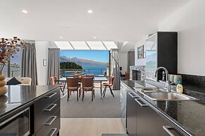 6-BEDROOM PENTHOUSE APARTMENT - THE BEACON