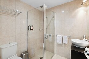 6-BEDROOM PENTHOUSE APARTMENT - THE BEACON