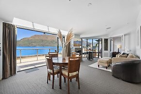 3-BEDROOM PENTHOUSE APARTMENT - THE BEACON