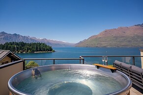 3-BEDROOM PENTHOUSE APARTMENT - THE BEACON 1002