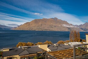 3-BEDROOM PENTHOUSE APARTMENT - THE BEACON 1002