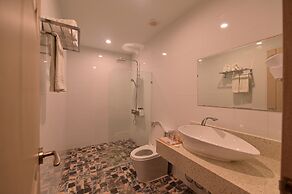 T Shine Resort and Spa