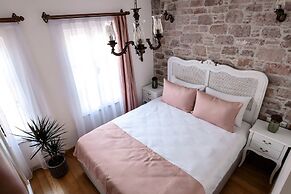 Ali Baris Pansiyon Cunda