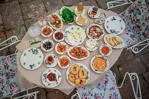 Ali Baris Pansiyon Cunda