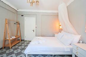 Zeren Alaçatı Butik Otel