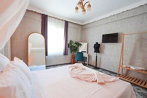 Zeren Alaçatı Butik Otel