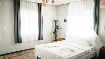 Zeren Alaçatı Butik Otel