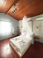 Zeren Alaçatı Butik Otel