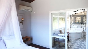 Zeren Alaçatı Butik Otel