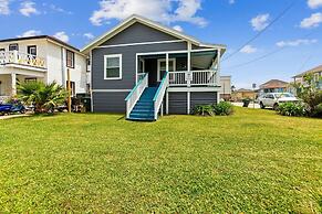 Tina Marie - Just 1 Block To Seawall Beach! 3 Bedroom Home by Redawnin