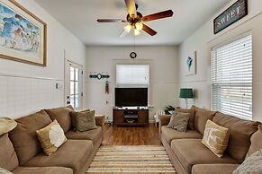 Tina Marie - Just 1 Block To Seawall Beach! 3 Bedroom Home by Redawnin