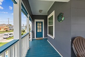 Tina Marie - Just 1 Block To Seawall Beach! 3 Bedroom Home by Redawnin