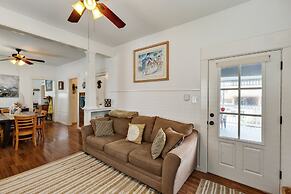 Tina Marie - Just 1 Block To Seawall Beach! 3 Bedroom Home by Redawnin