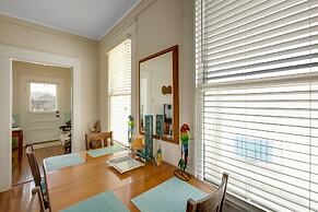 Lazy Days Cottage - Amazing Views And Great Location! 2 Bedroom Home b