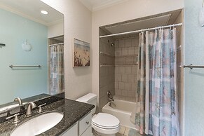 Island Dream - Dawn Condo 1025- Beachfront Views 2 Bedroom Condo by Re