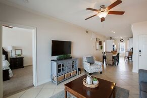 Dawn 1024 - Beautiful Beachfront Condo 2 Bedroom Condo by RedAwning