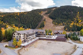 2767 Slopeside Condo by RedAwning