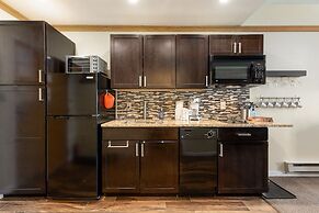 2767 Slopeside Condo by RedAwning