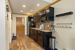 2767 Slopeside Condo by RedAwning