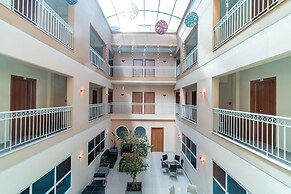 Atrium Hotel