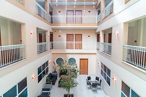 Atrium Hotel