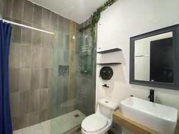 Maui Hostel - Adults Only