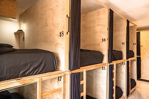 Maui Hostel - Adults Only