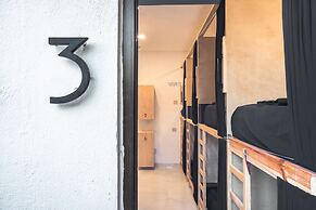 Maui Hostel - Adults Only