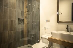 Maui Hostel - Adults Only