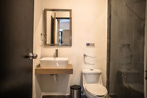 Maui Hostel - Adults Only