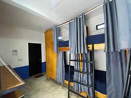 Maui Hostel - Adults Only