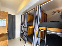Maui Hostel - Adults Only