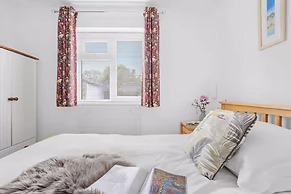 Peaceful Cornwall Retreat With Secure Garden
