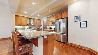 Snowcreek Vi The Lodges #1133 2 Bedroom Condo by RedAwning