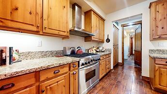 Snowcreek Vi The Lodges #1133 2 Bedroom Condo by RedAwning