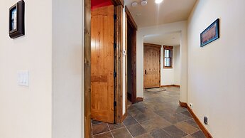 Snowcreek Vi The Lodges #1133 2 Bedroom Condo by RedAwning