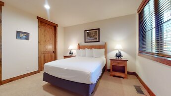 Snowcreek Vi The Lodges #1133 2 Bedroom Condo by RedAwning