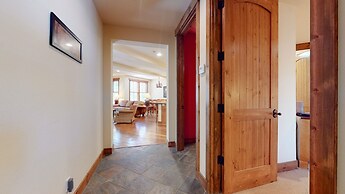 Snowcreek Vi The Lodges #1133 2 Bedroom Condo by RedAwning