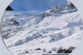 Newly Renovated Apartment in Cervinia's Heart